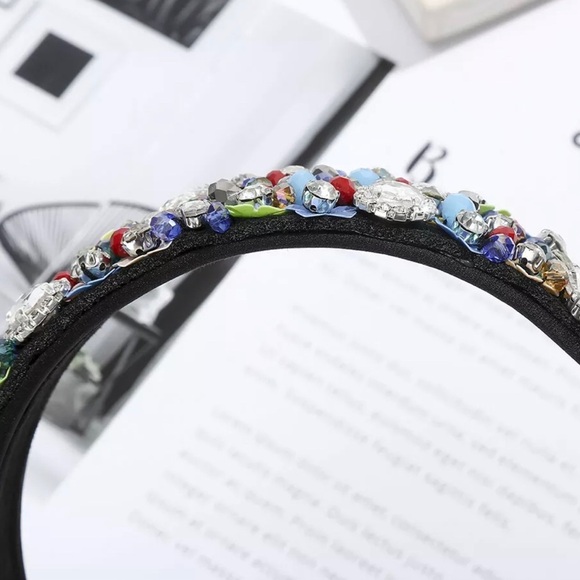 Super Elegant Embellished Headband to Enhance your Casual or Night Our Hair look - Picture 5 of 10